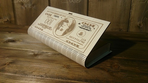 Деревянная шкатулка