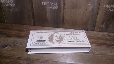 Деревянная шкатулка