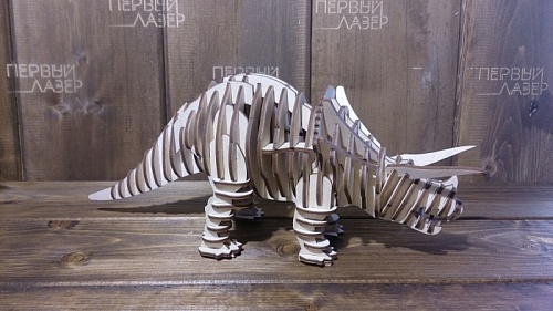 Динозавр (Трицератоп)